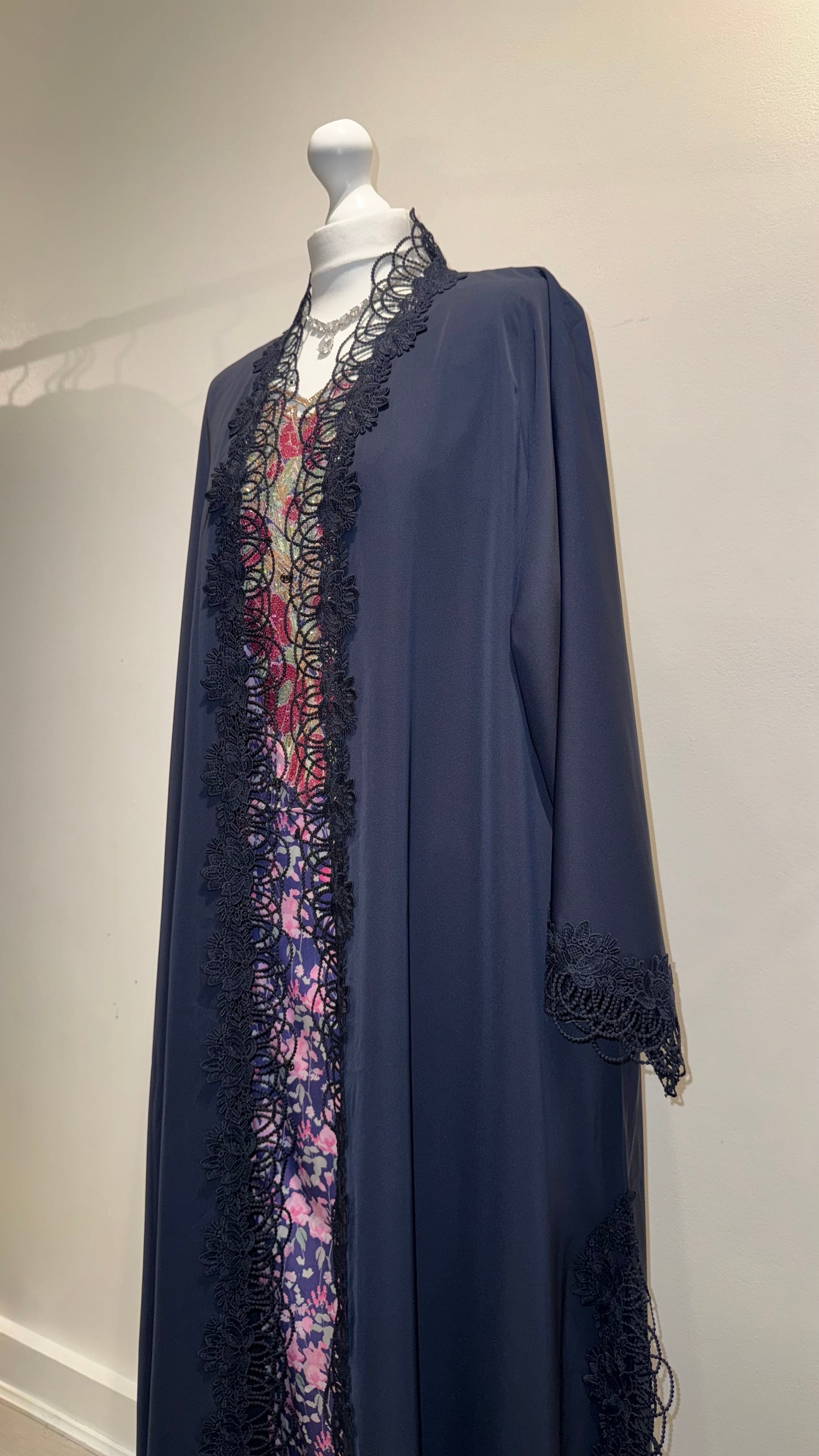 HELWA Signature Abaya (Midnight)