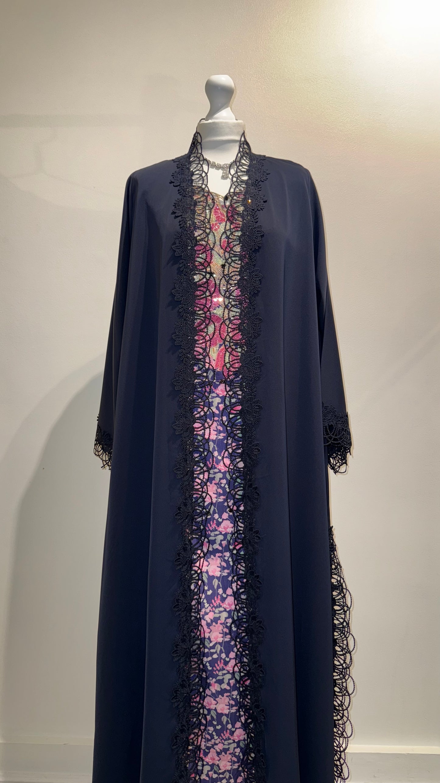 HELWA Signature Abaya (Midnight)
