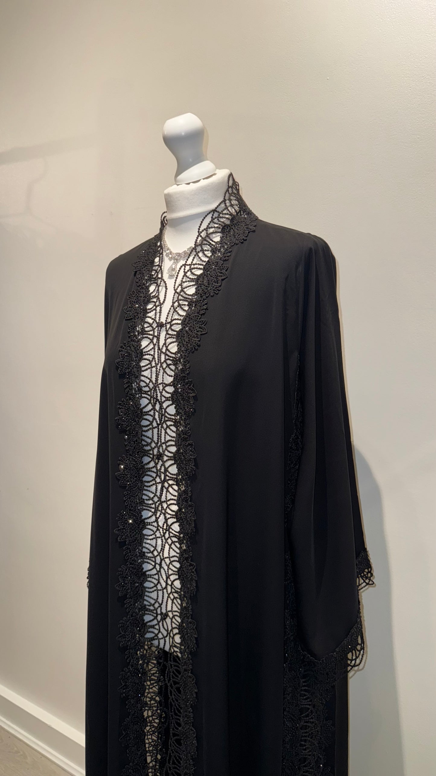 HELWA Timeless Abaya