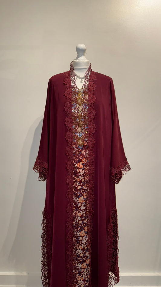 HELWA Signature Abaya (Rouge)