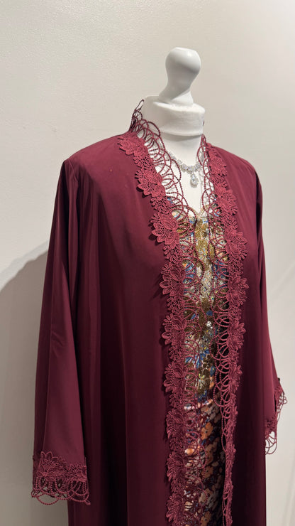 HELWA Signature Abaya (Rouge)