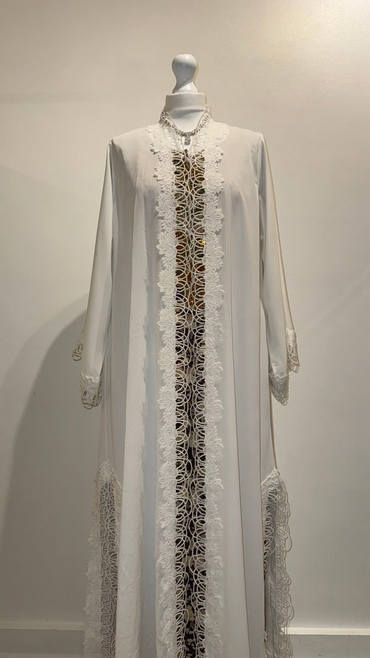 HELWA Signature Abaya (Blanche)