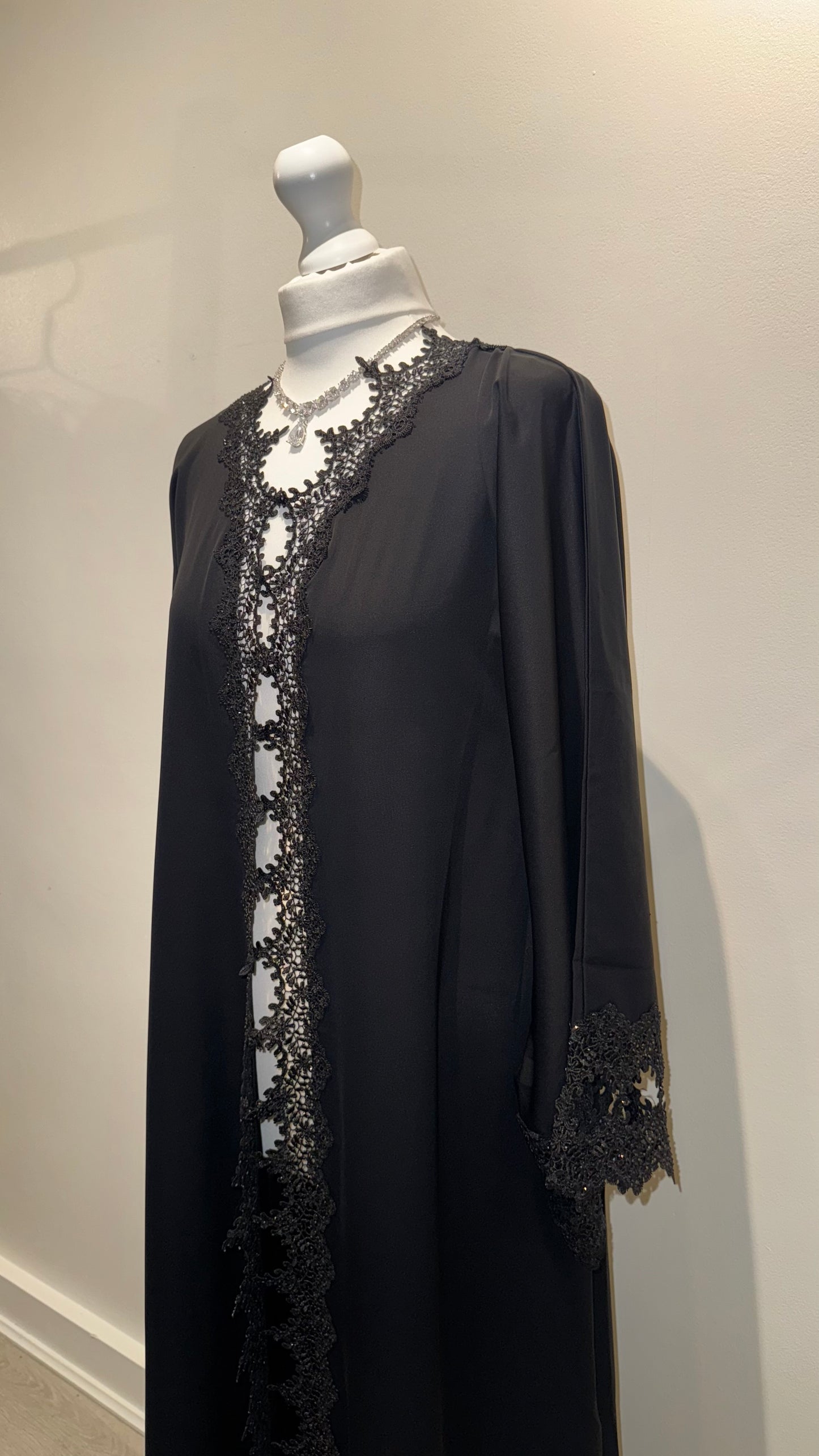 HELWA Dentelle Abaya
